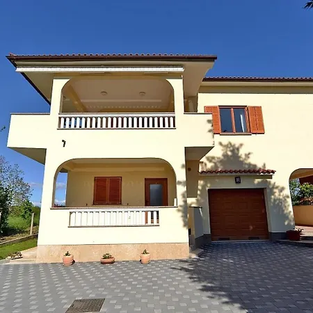 Apartment Fuer 4 Personen Ca 45 Qm In Valbandon, Istrien Istrische Riviera Valbandon